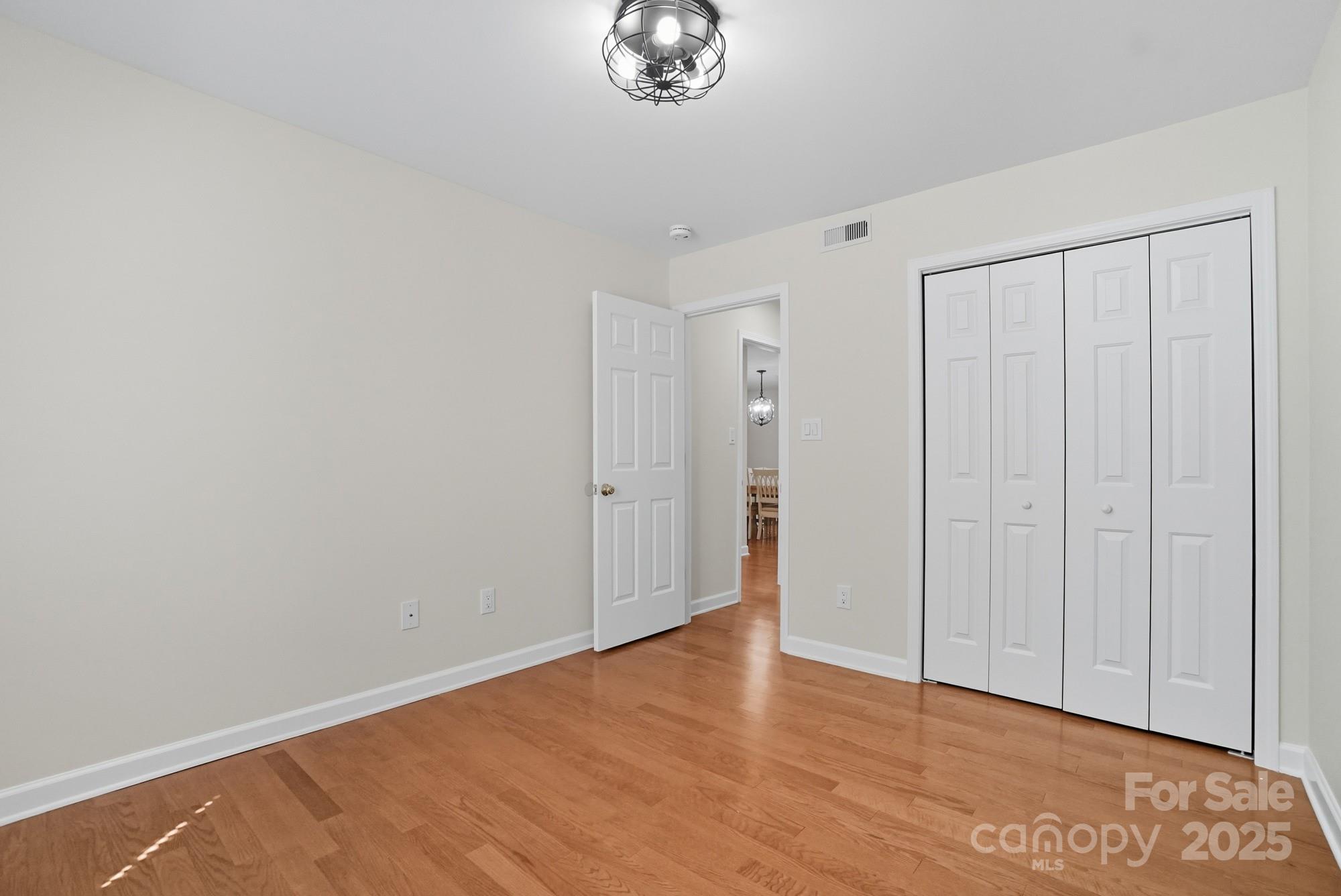 9221 N Vicksburg Park Court
