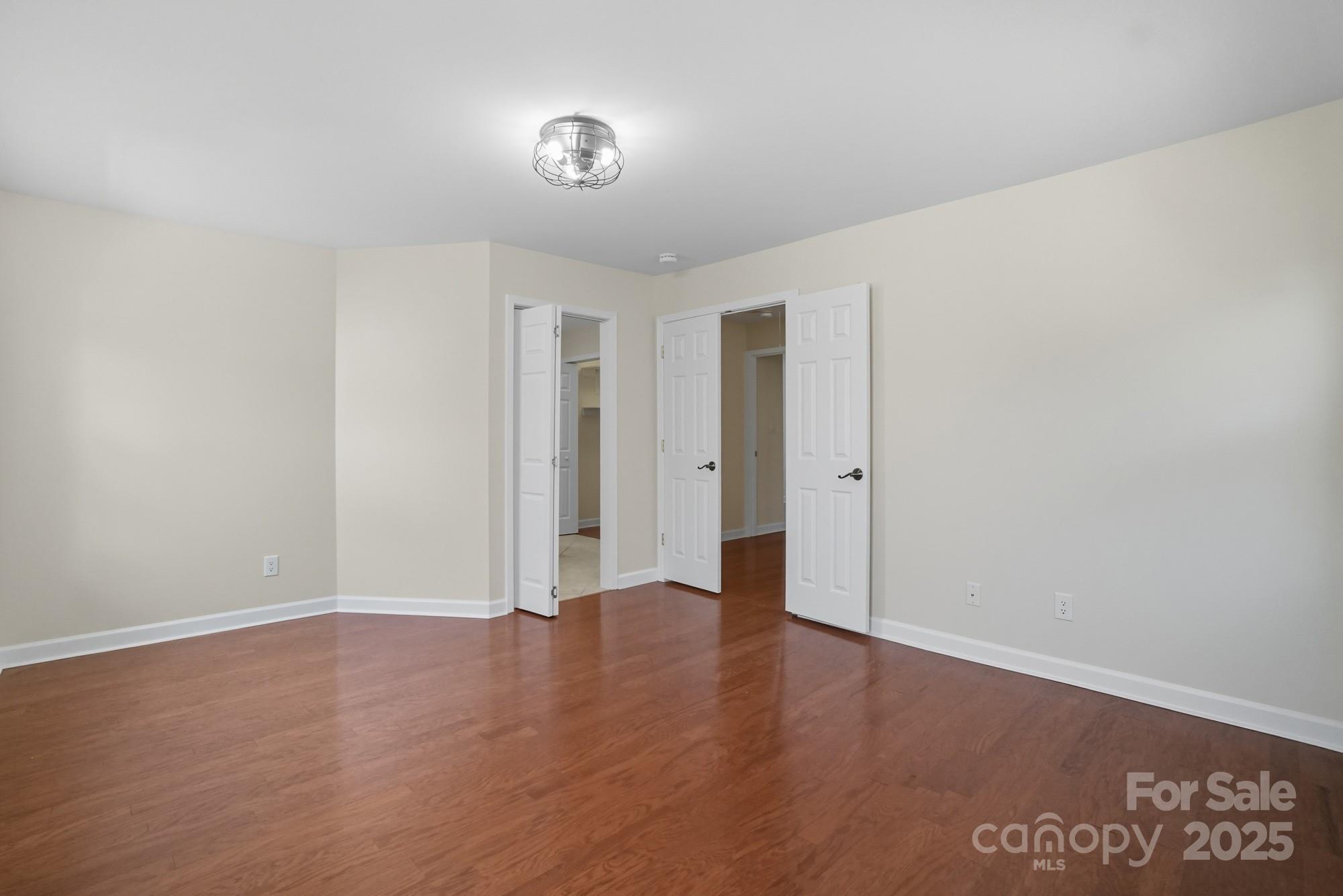 9221 N Vicksburg Park Court