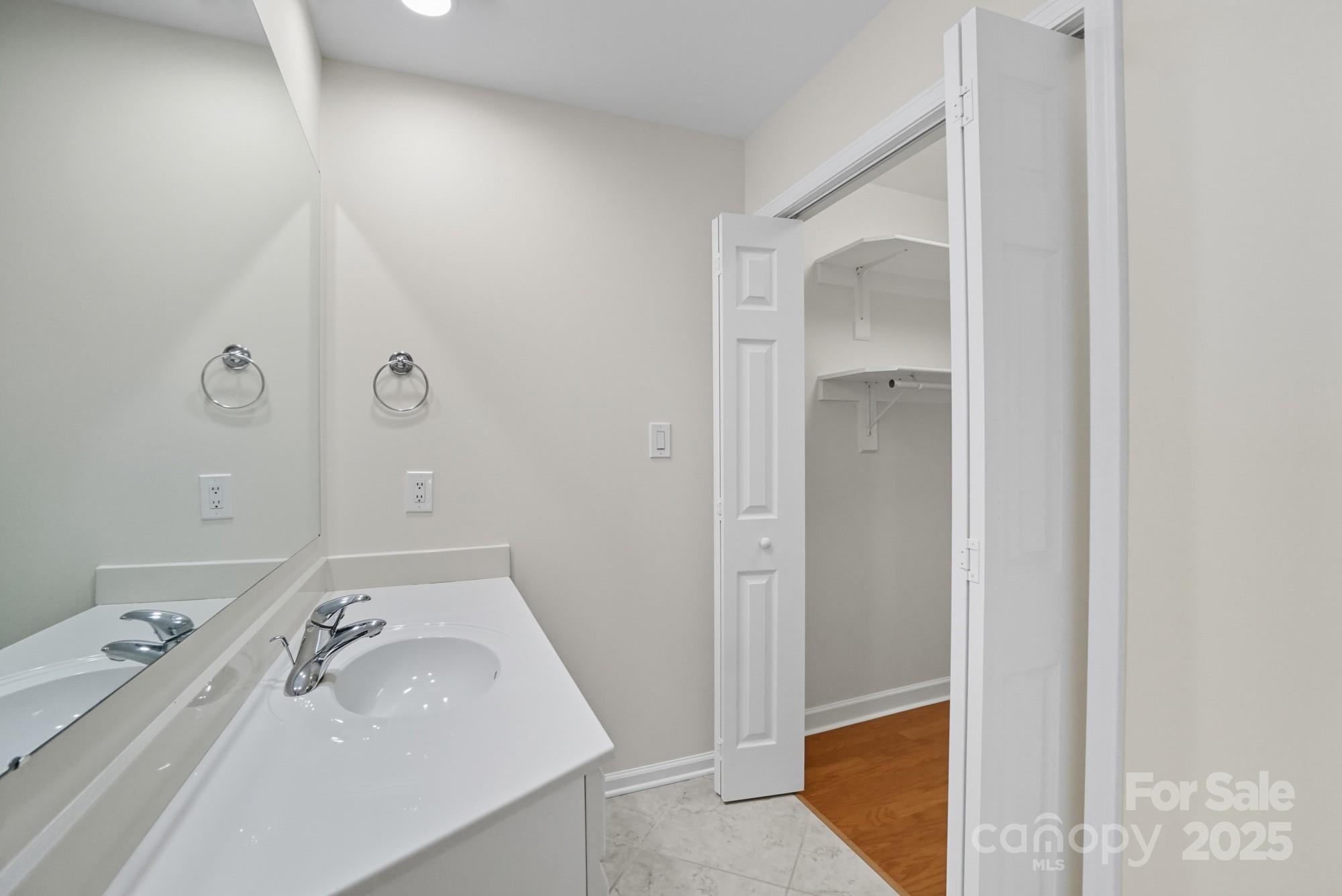 9221 N Vicksburg Park Court