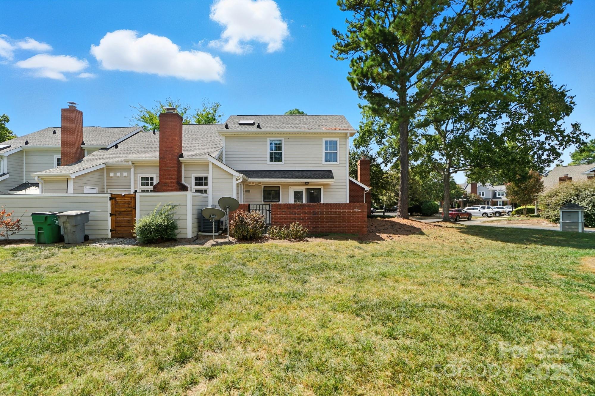 9221 N Vicksburg Park Court