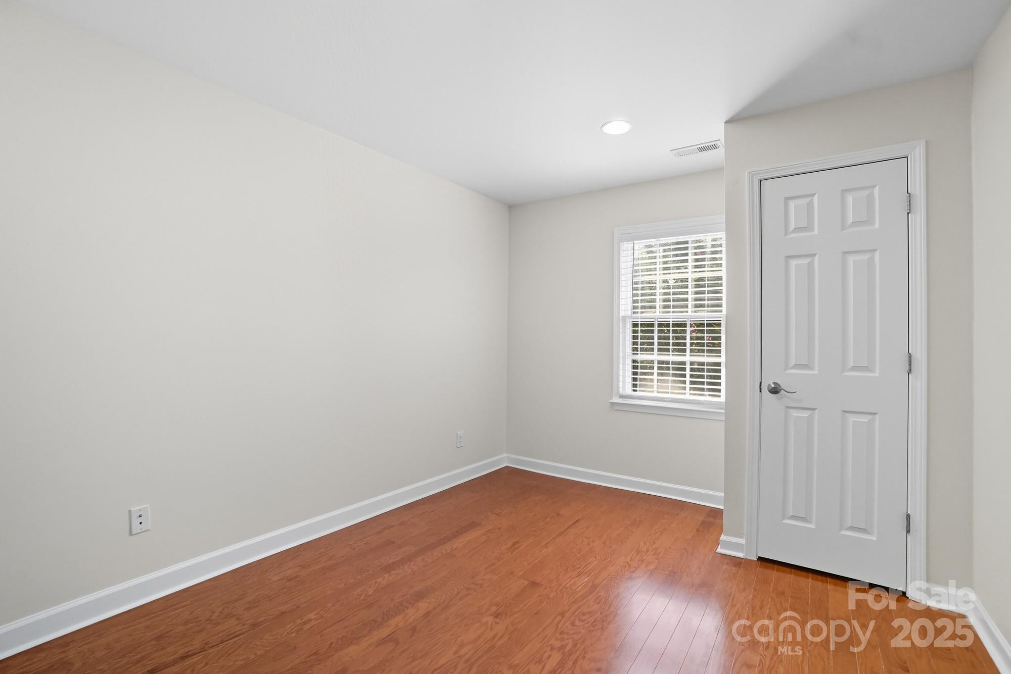 9221 N Vicksburg Park Court
