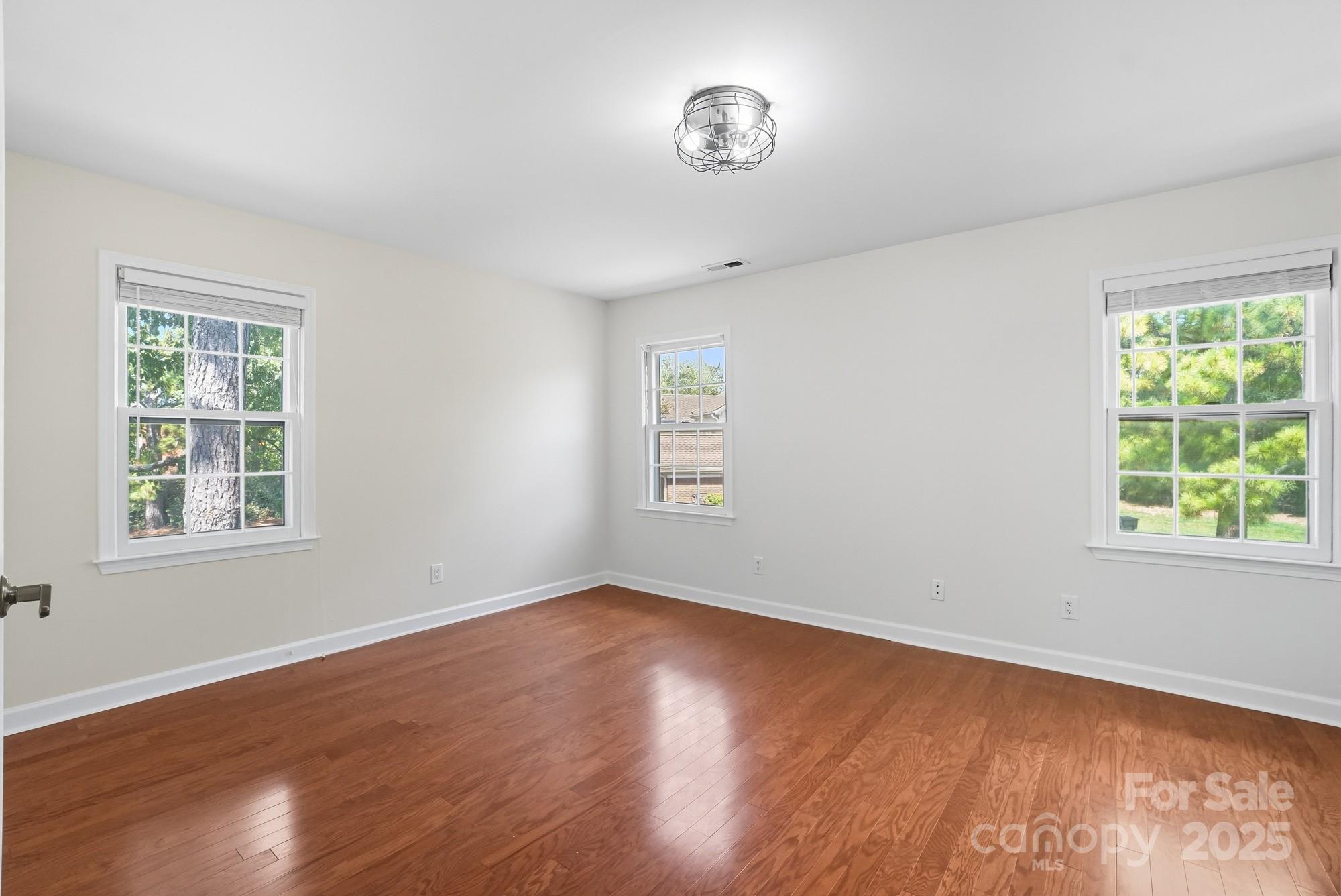 9221 N Vicksburg Park Court