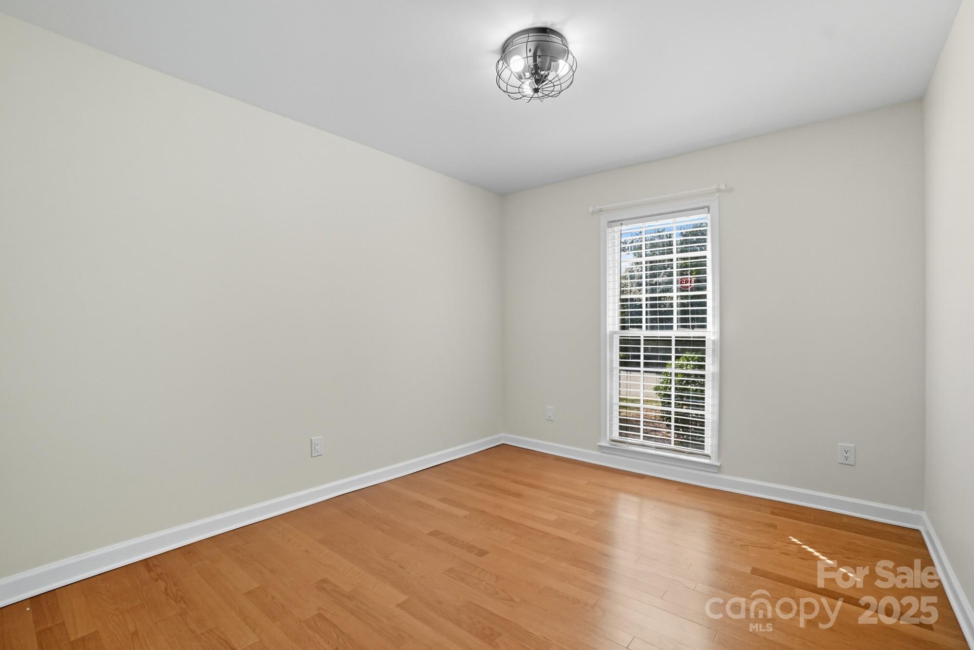 9221 N Vicksburg Park Court