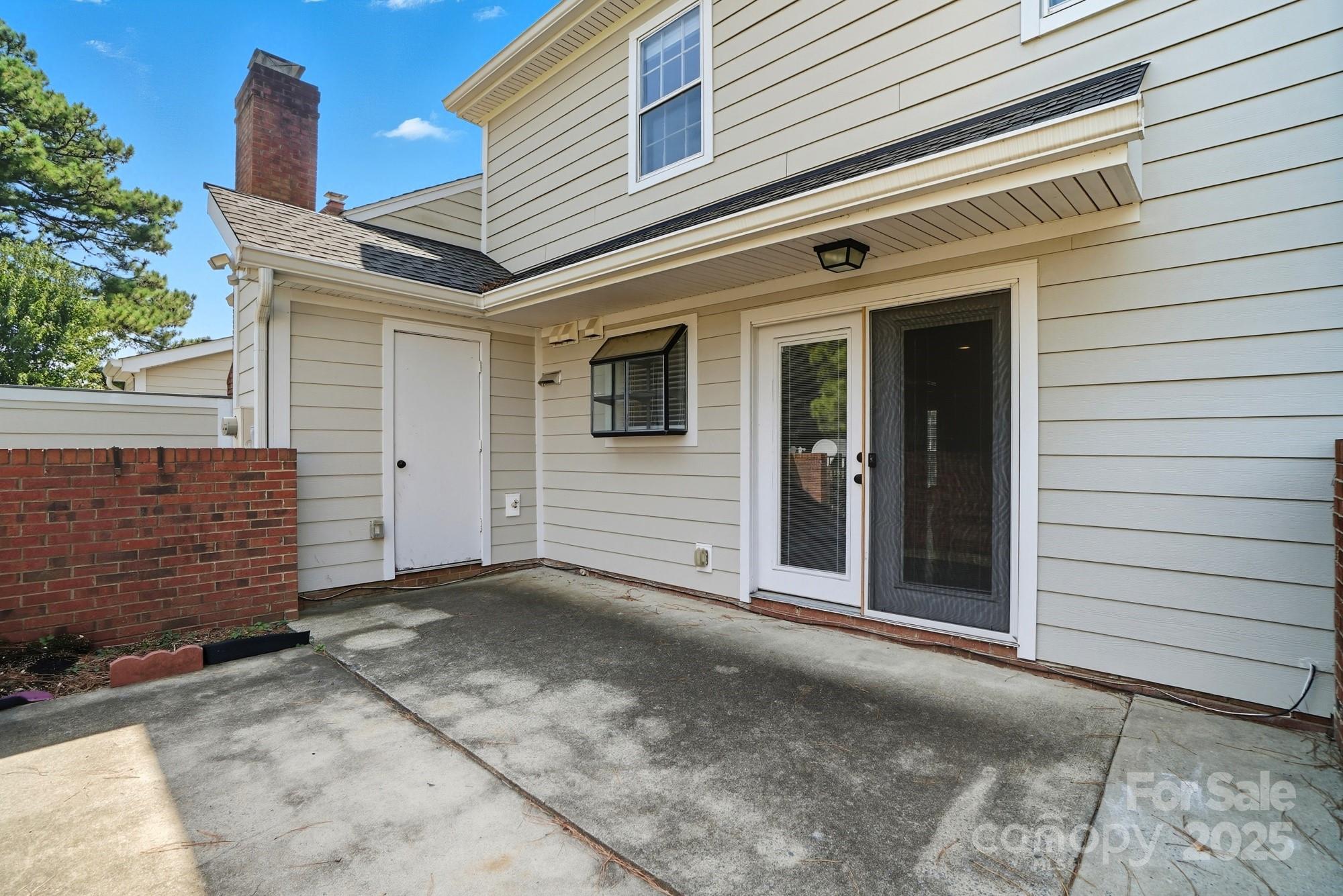 9221 N Vicksburg Park Court