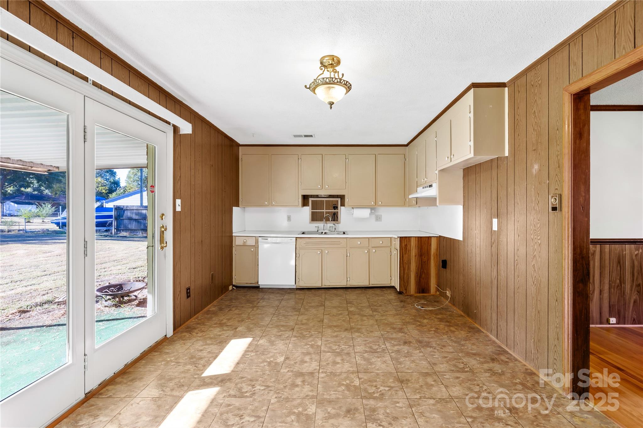 1208 Stallings Road