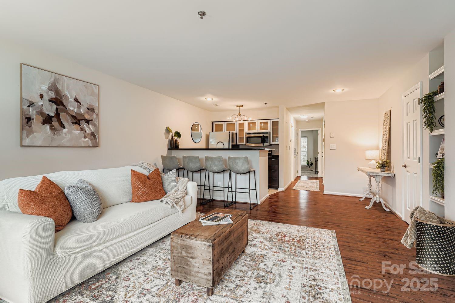 529 N Graham Street Unit: 2G
