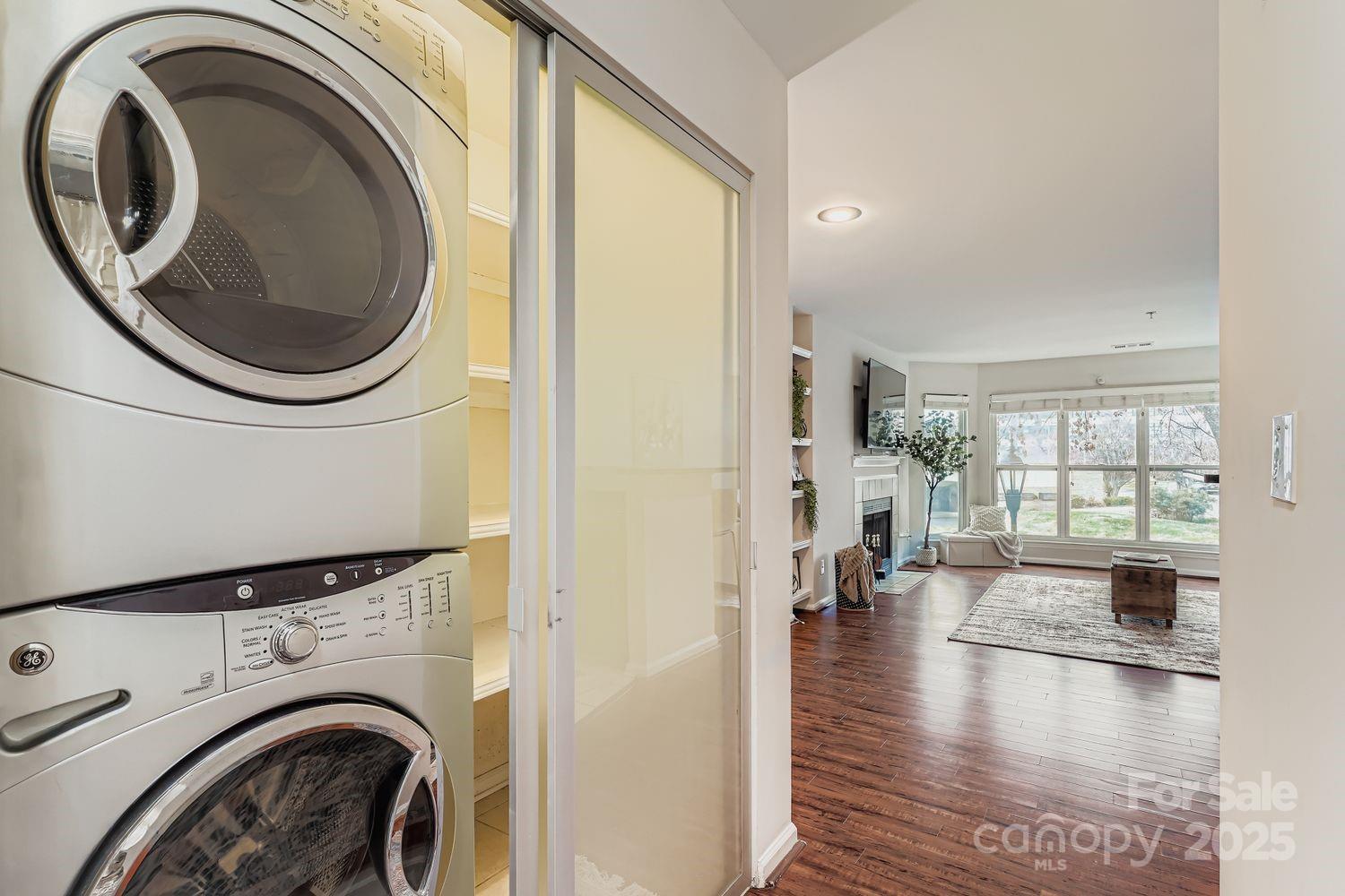 529 N Graham Street Unit: 2G