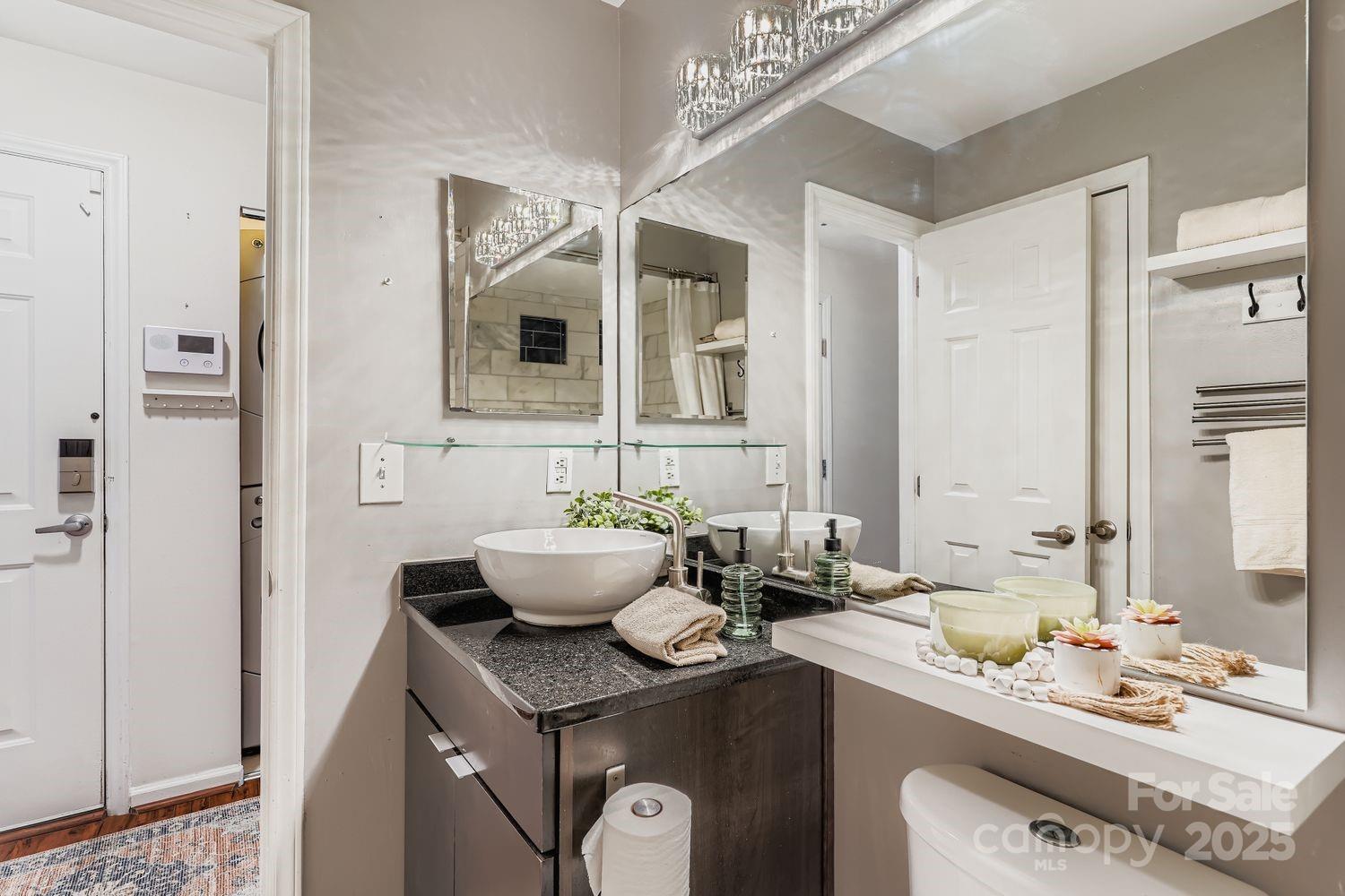 529 N Graham Street Unit: 2G