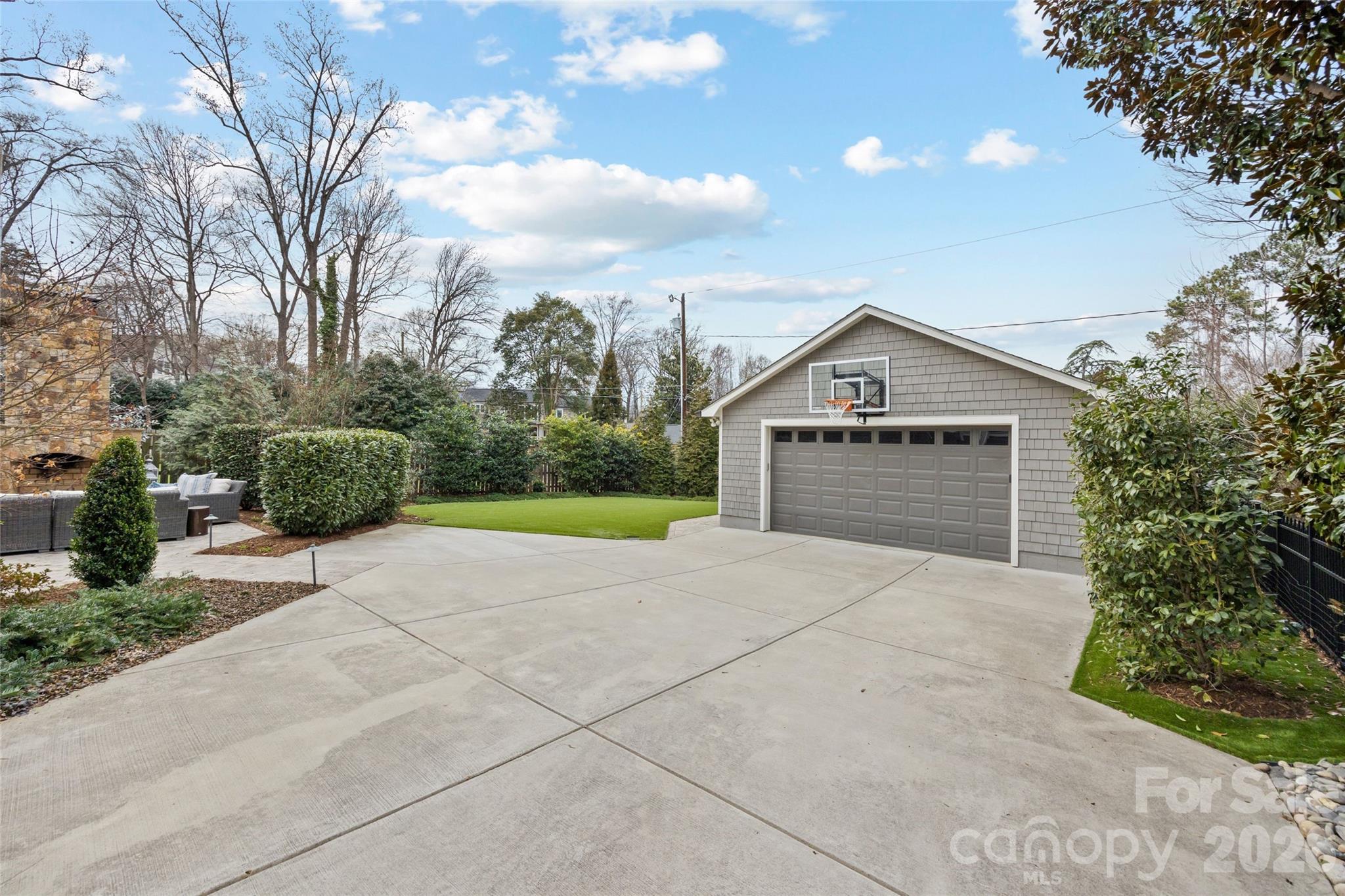 1407 Lilac Road