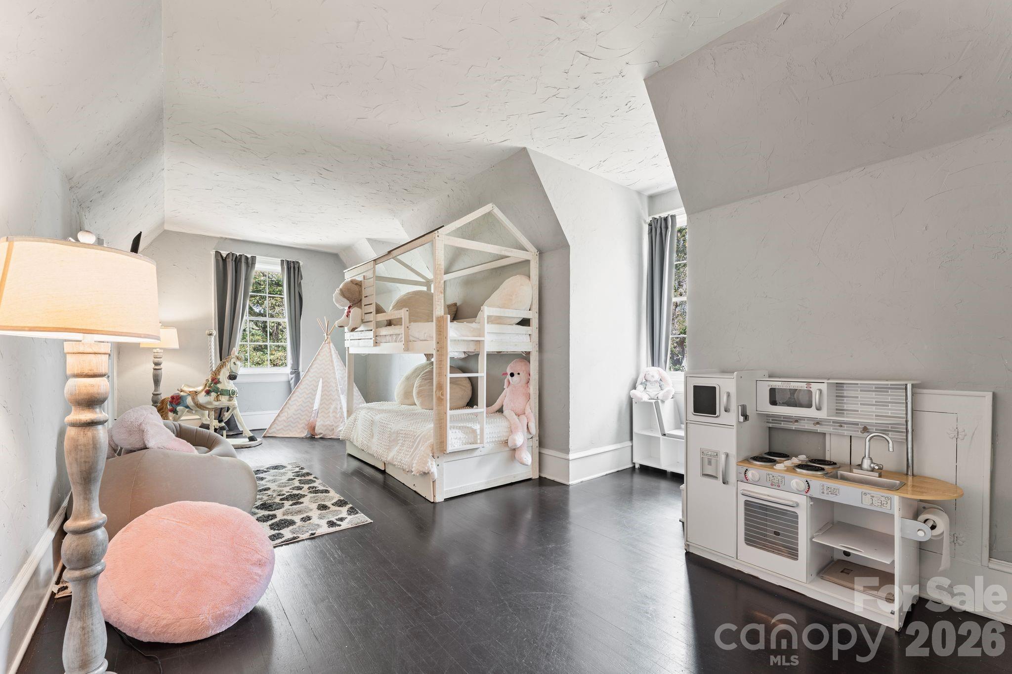 1503 Elm Street