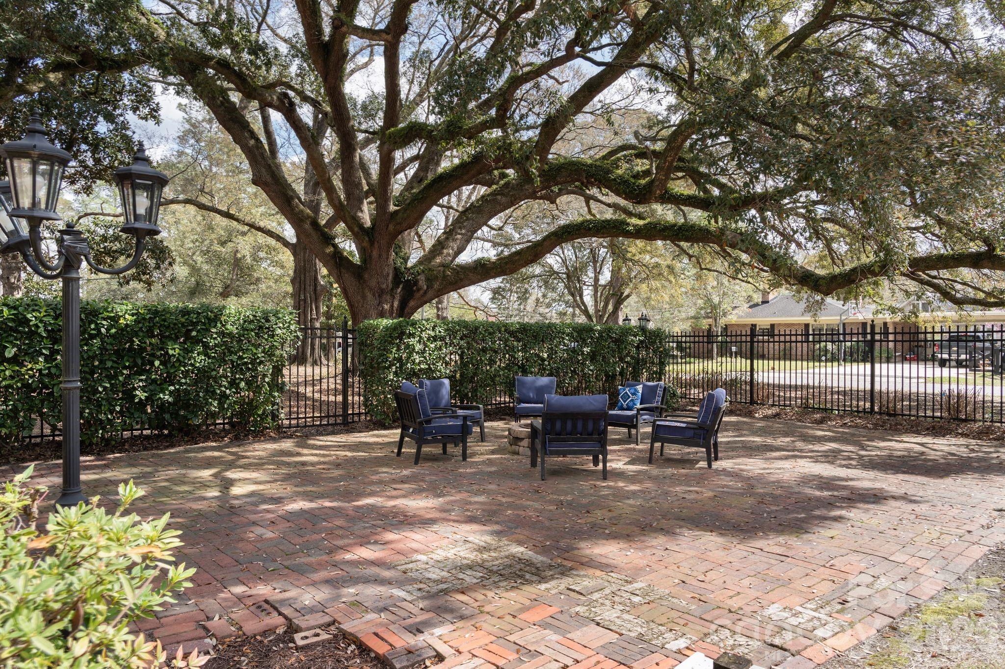 1503 Elm Street