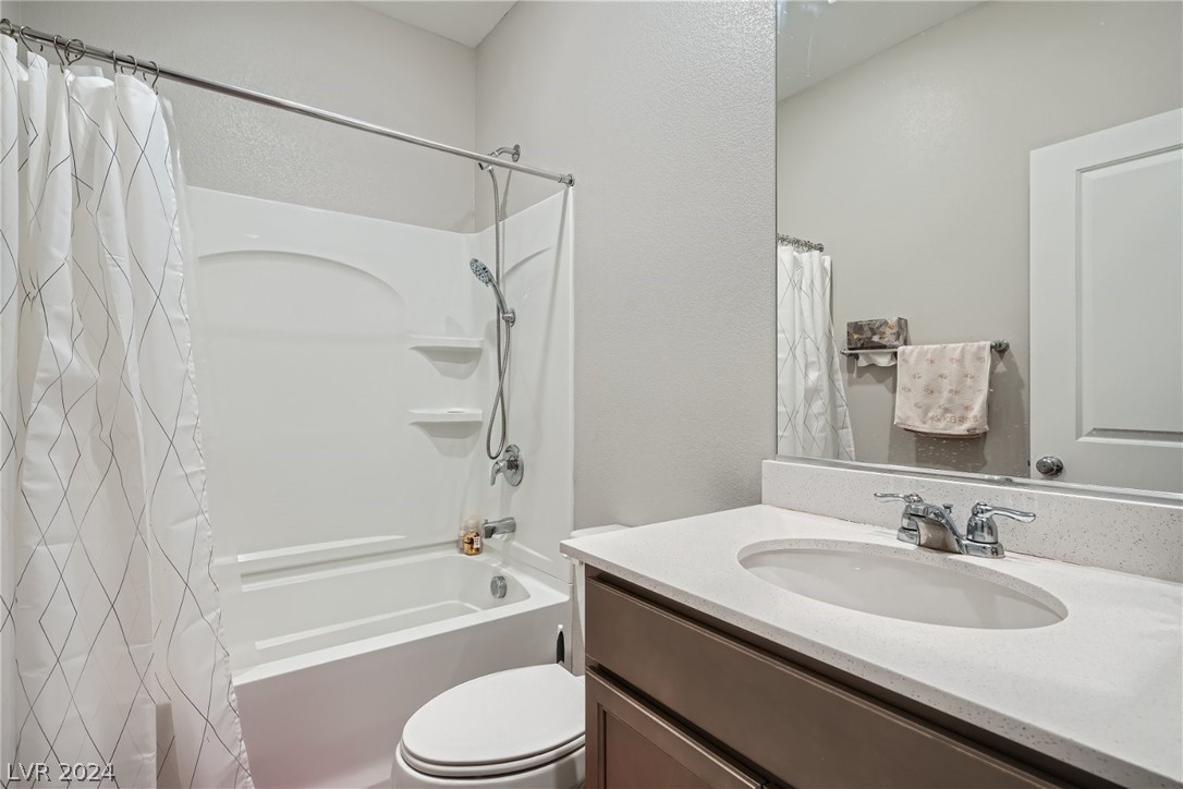 9277 Quartz Hills Avenue