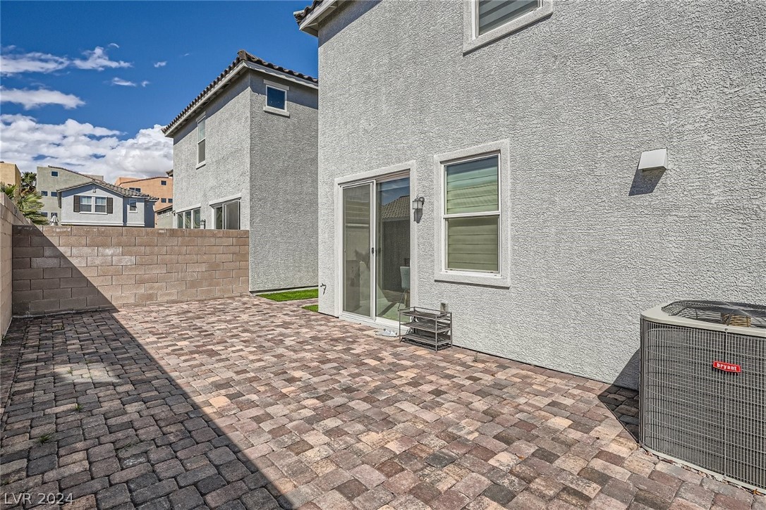 9277 Quartz Hills Avenue