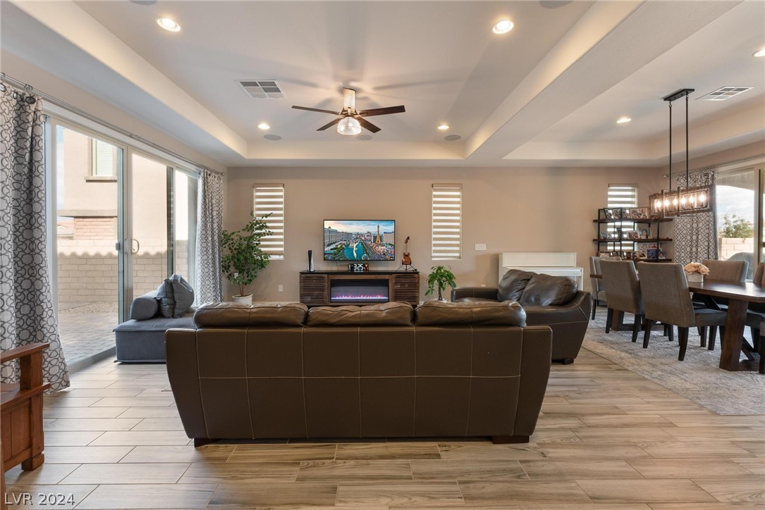 11851 Cogoleto Avenue