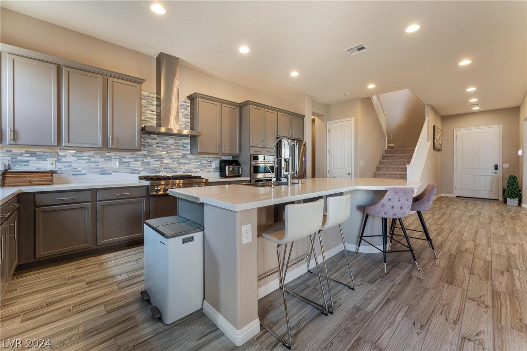 11851 Cogoleto Avenue