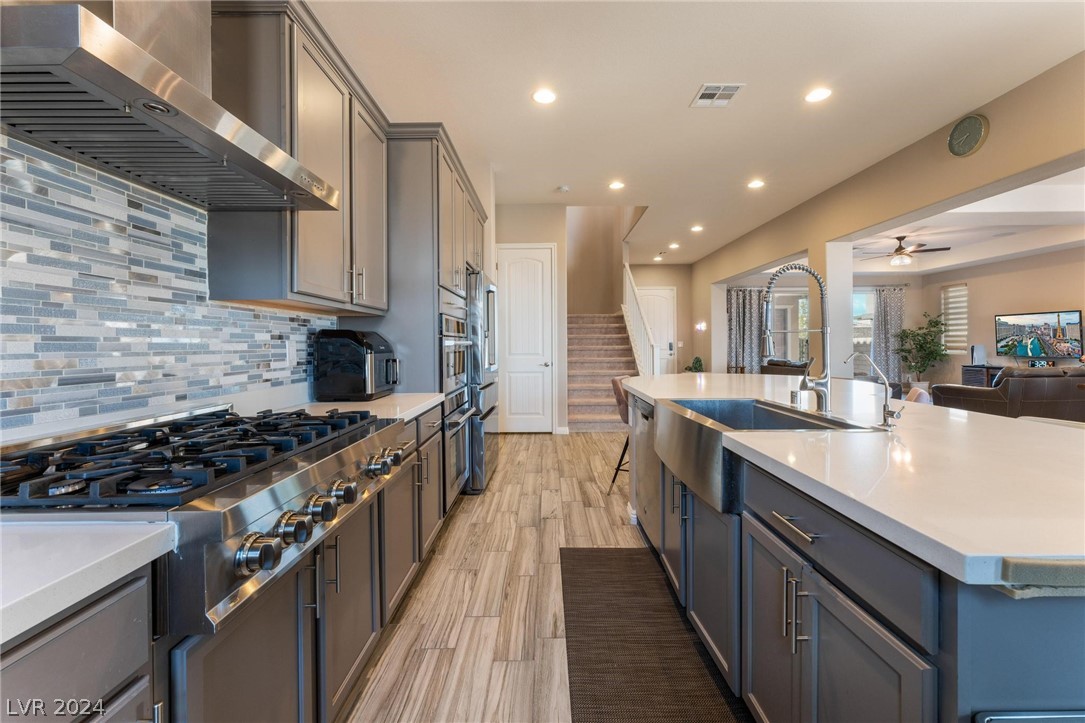 11851 Cogoleto Avenue