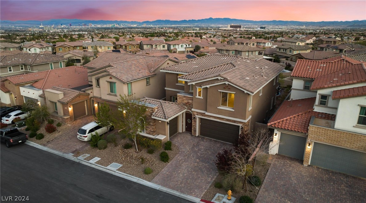 11851 Cogoleto Avenue