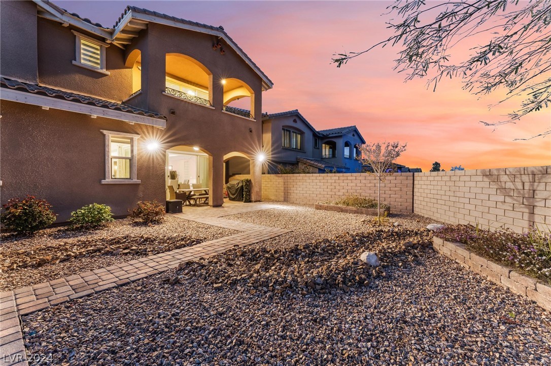 11851 Cogoleto Avenue