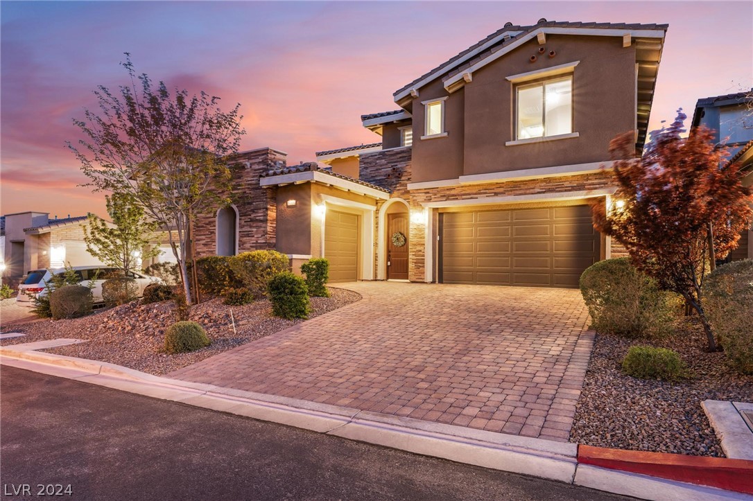 11851 Cogoleto Avenue