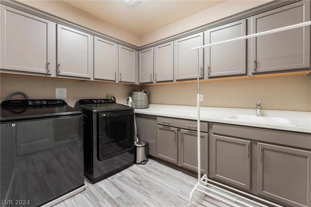 11851 Cogoleto Avenue