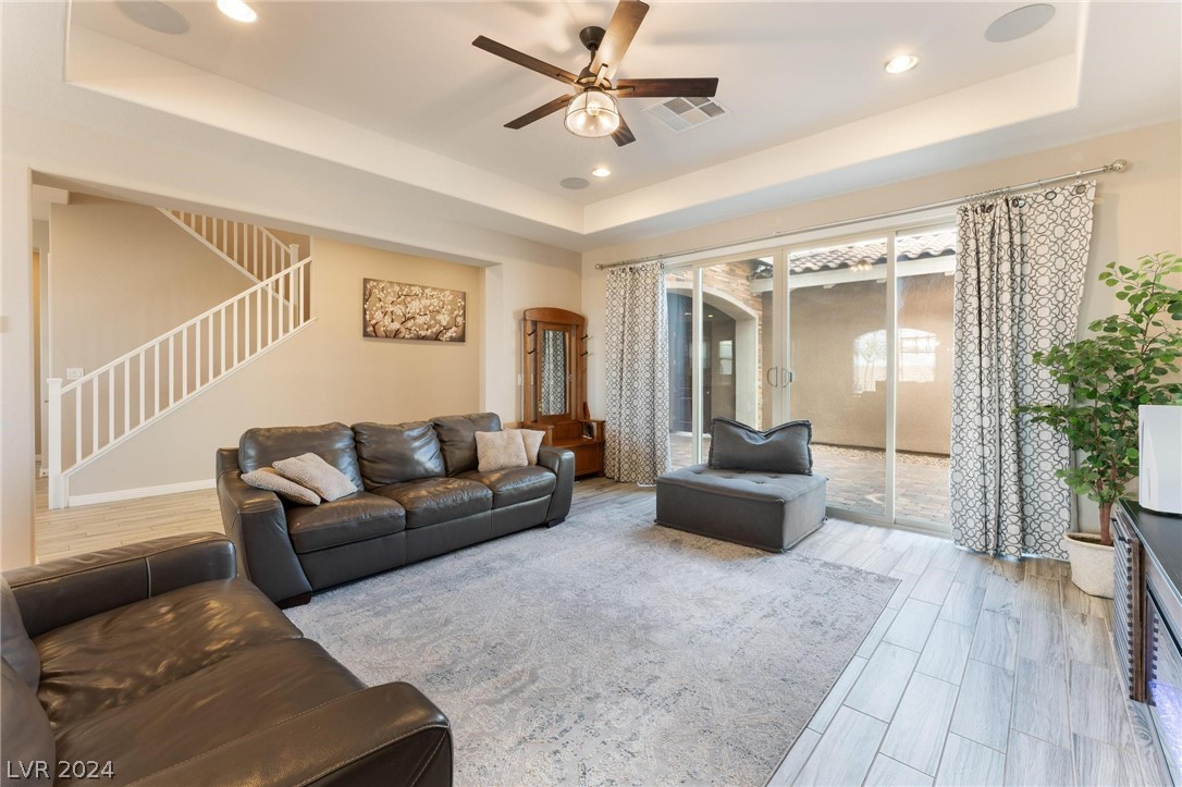 11851 Cogoleto Avenue