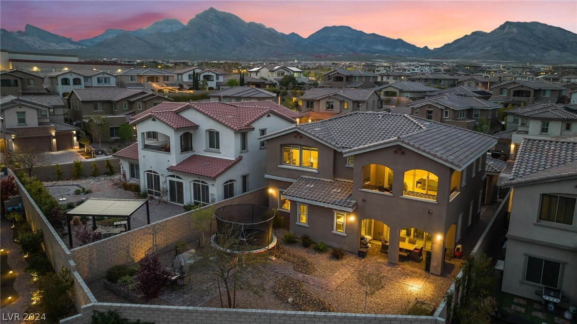 11851 Cogoleto Avenue