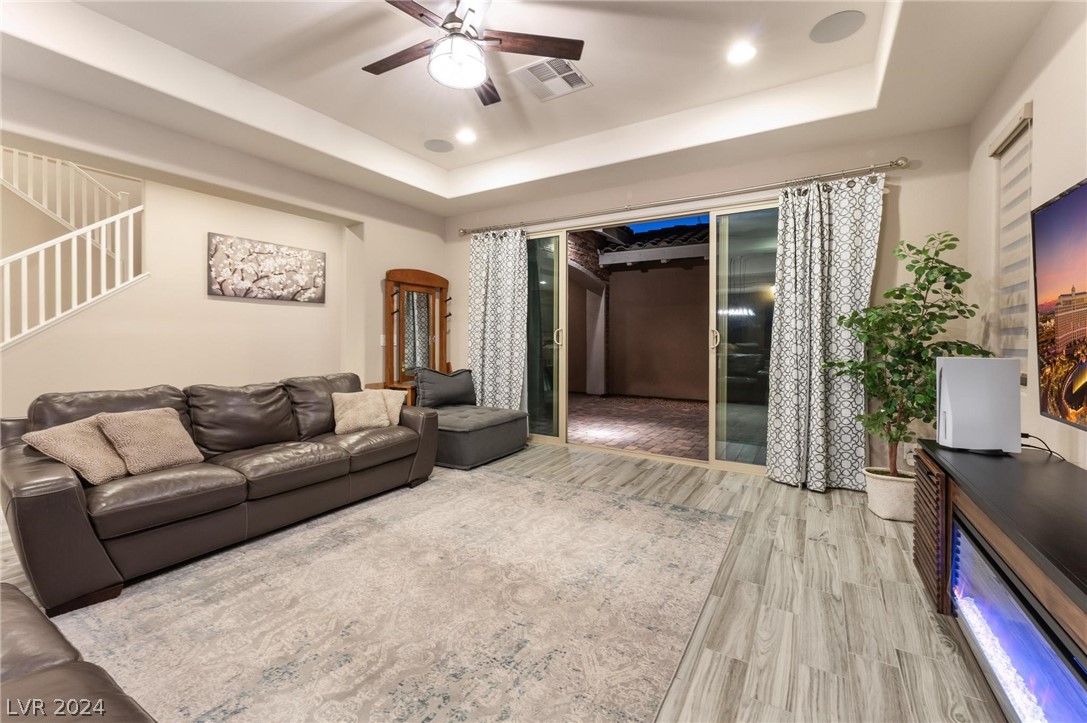 11851 Cogoleto Avenue