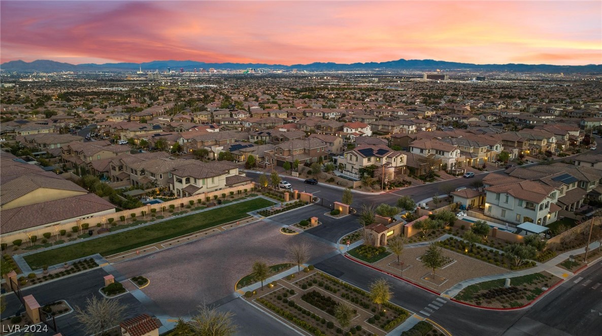 11851 Cogoleto Avenue