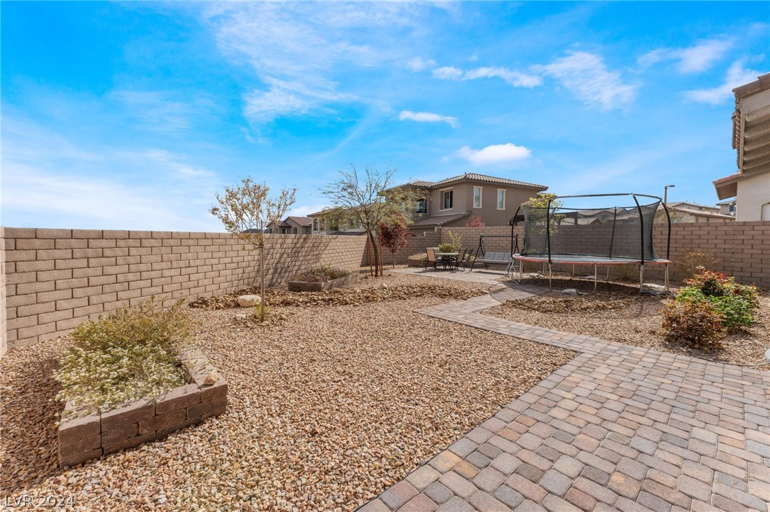 11851 Cogoleto Avenue