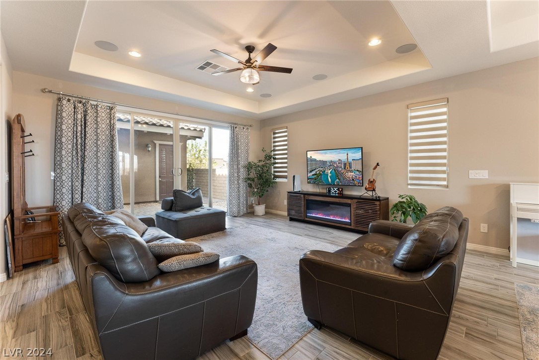 11851 Cogoleto Avenue