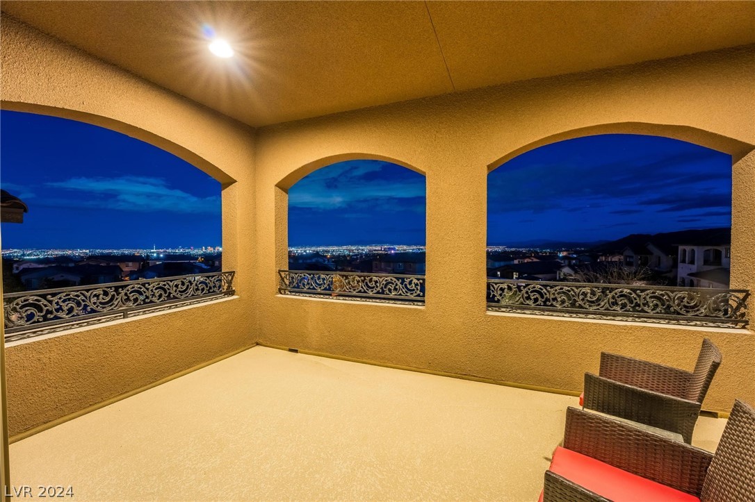 11851 Cogoleto Avenue