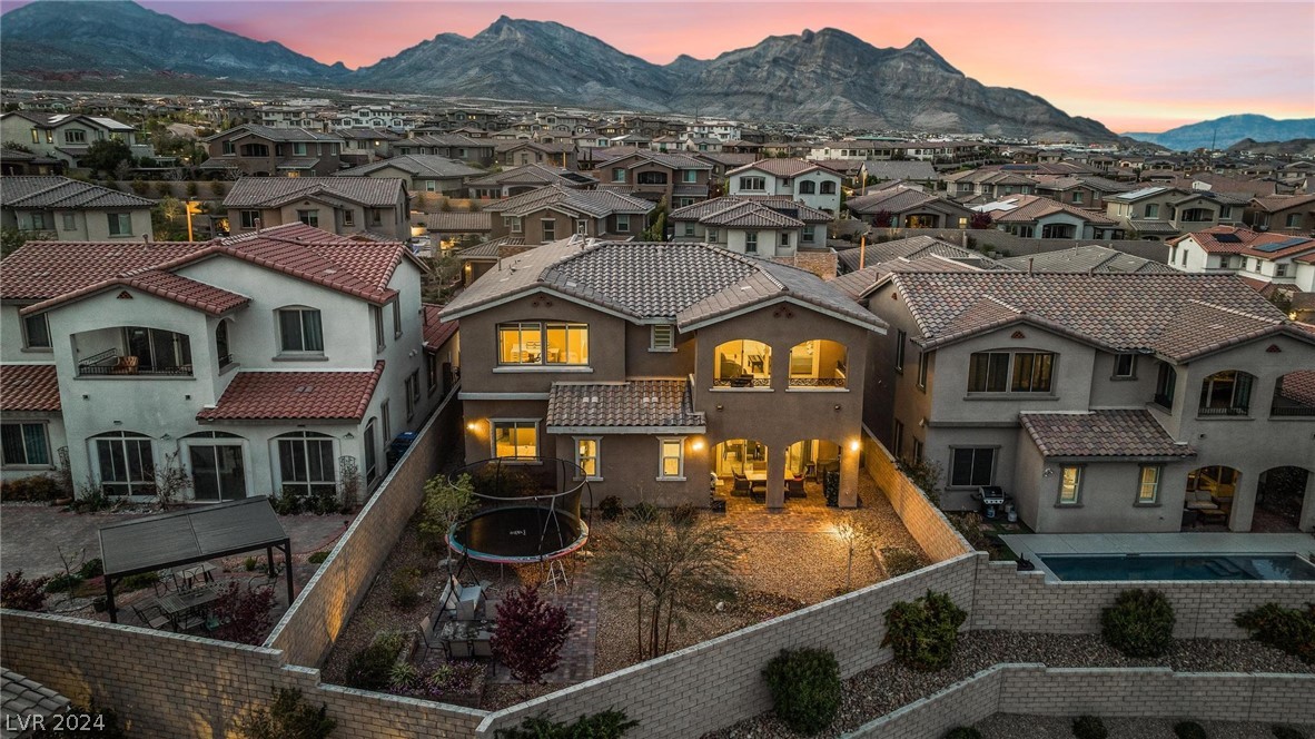 11851 Cogoleto Avenue