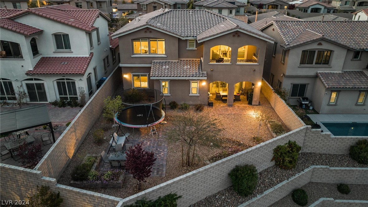 11851 Cogoleto Avenue