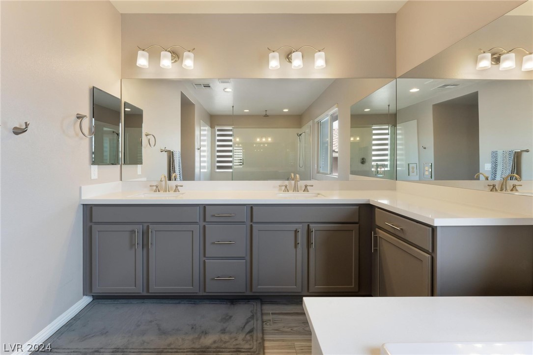 11851 Cogoleto Avenue