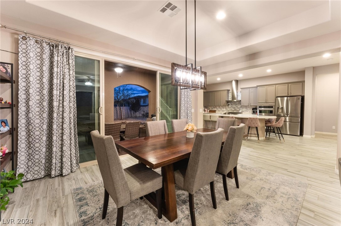 11851 Cogoleto Avenue