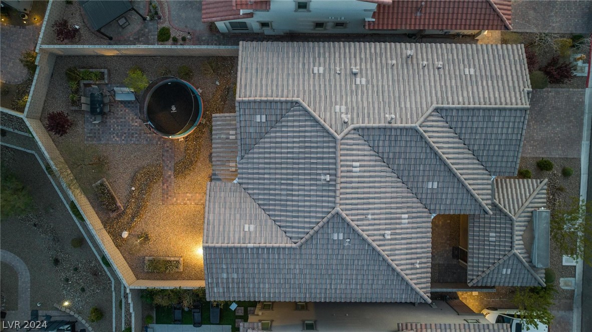 11851 Cogoleto Avenue