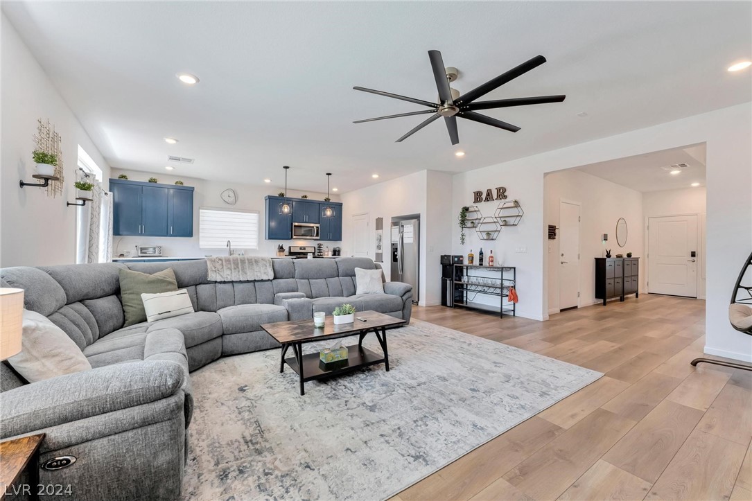 5809 Becklow Gardens Avenue