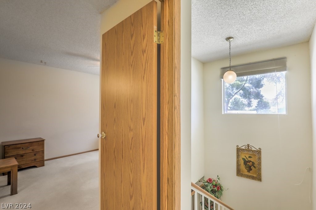 886 Stainglass Lane 886