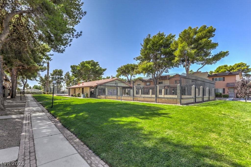 886 Stainglass Lane 886