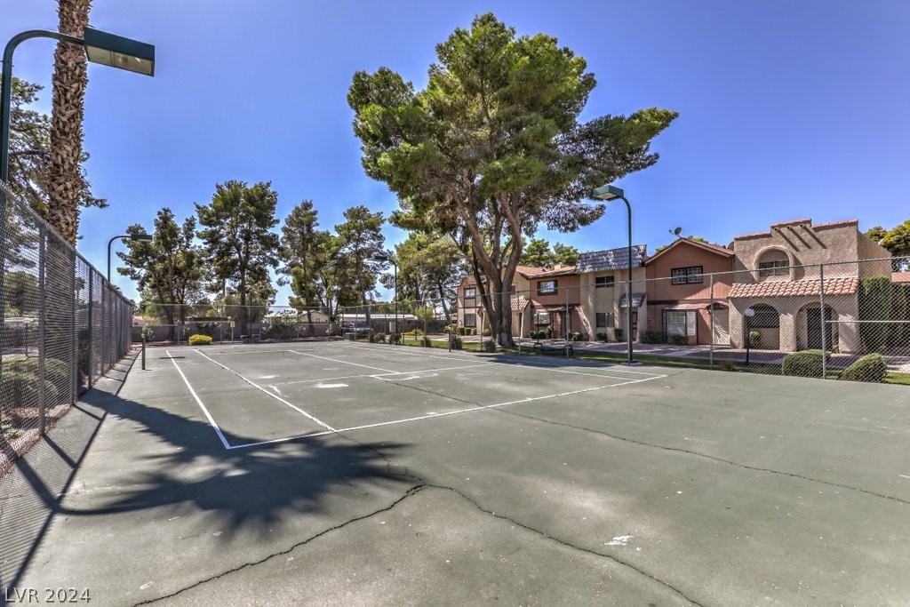 886 Stainglass Lane 886