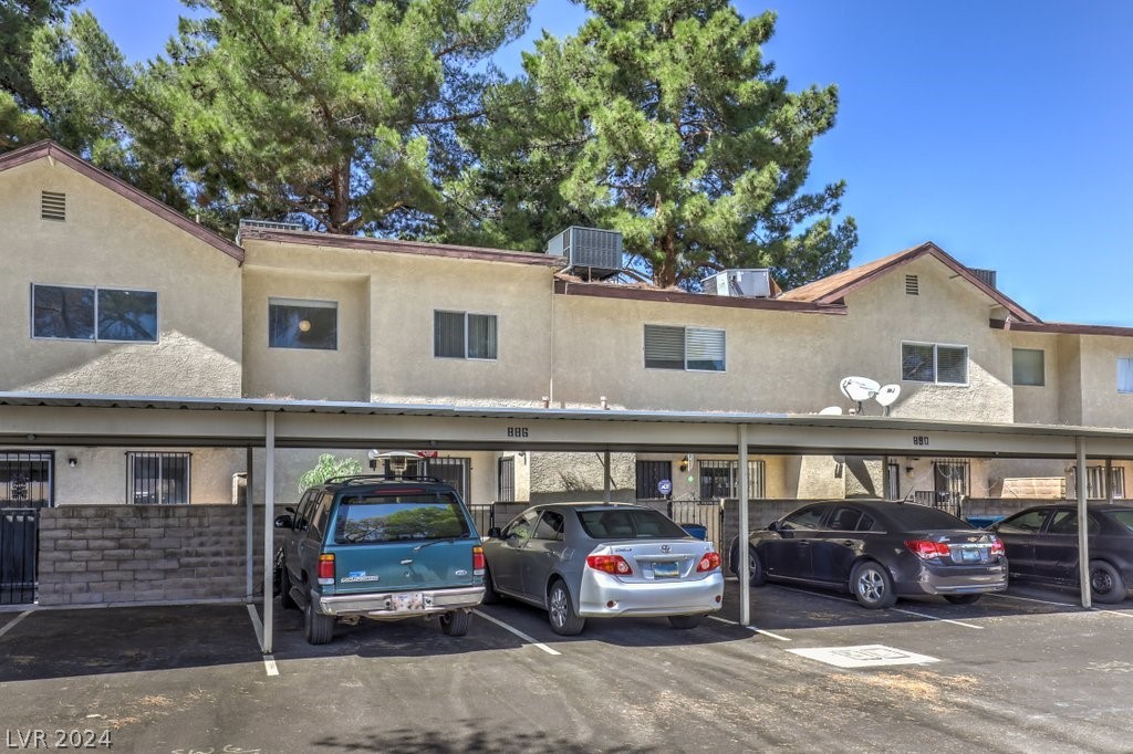 886 Stainglass Lane 886