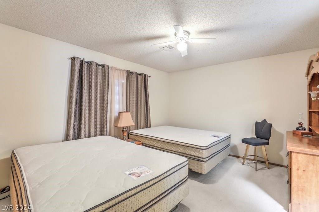 886 Stainglass Lane 886