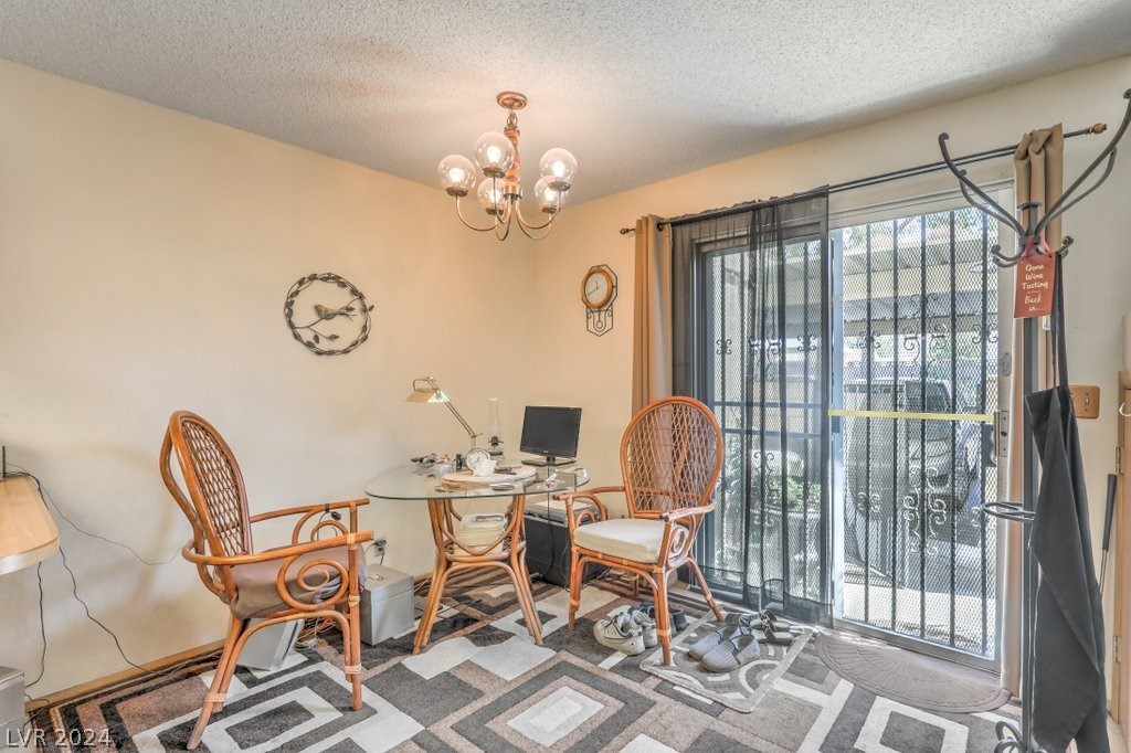 886 Stainglass Lane 886