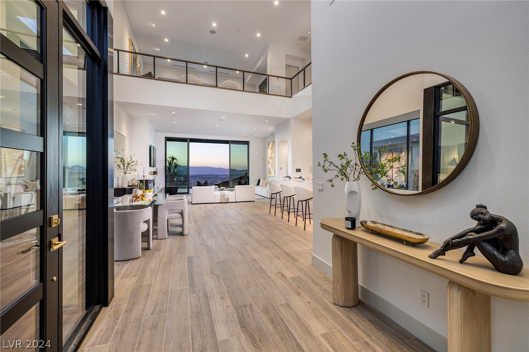 607 Overlook Rim Drive