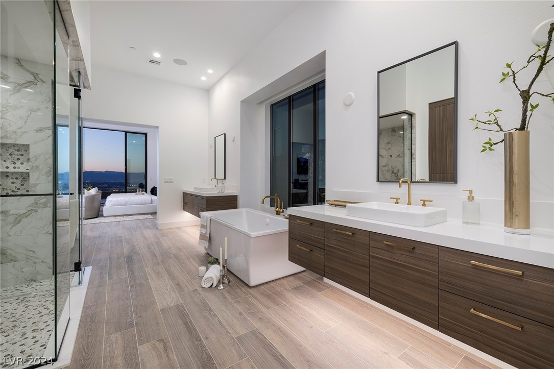 607 Overlook Rim Drive