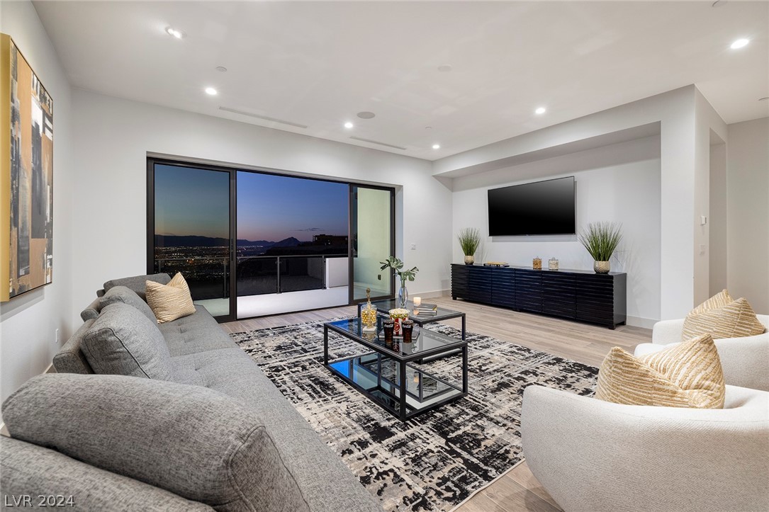 607 Overlook Rim Drive