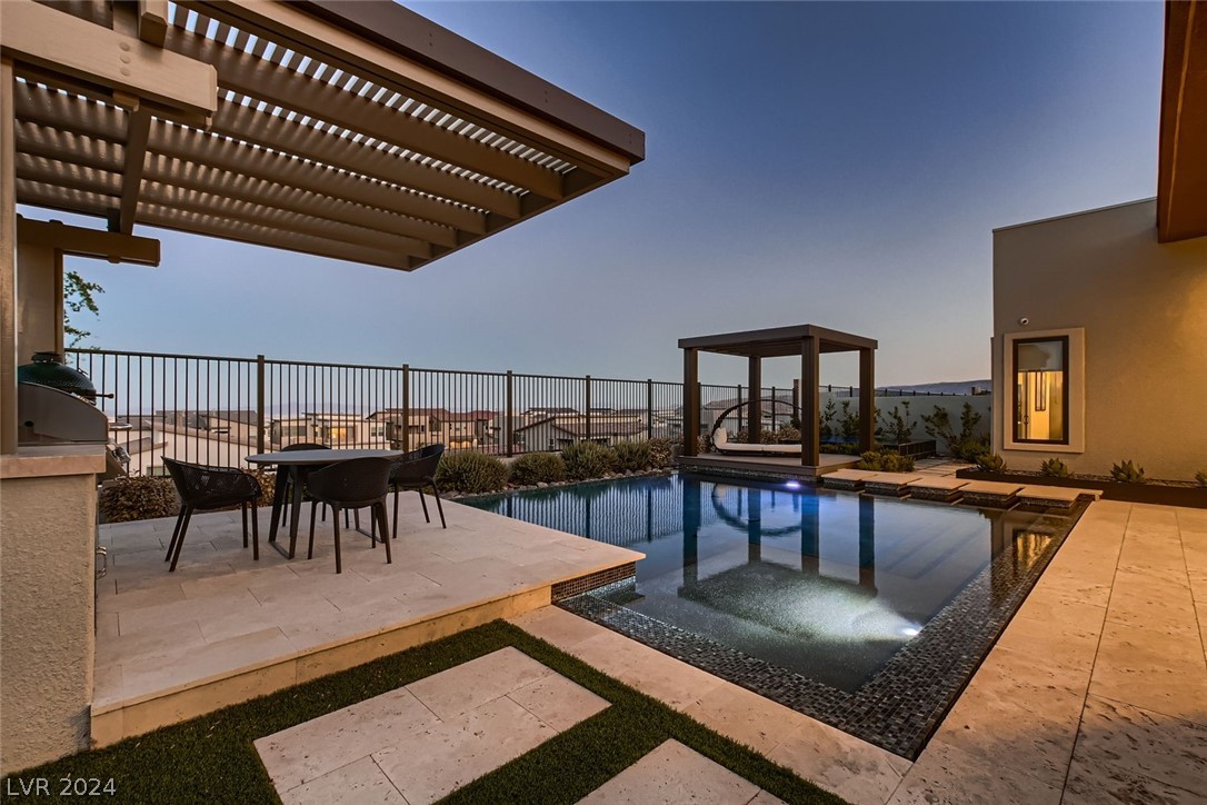 556 Vista Sunset Avenue