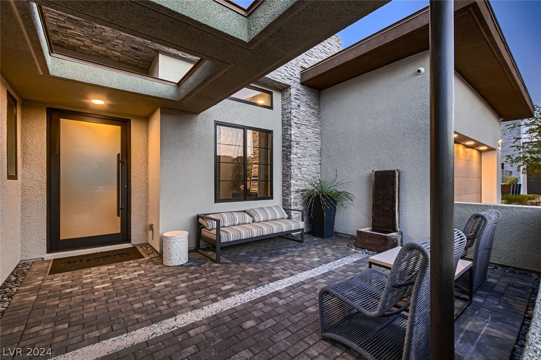 556 Vista Sunset Avenue