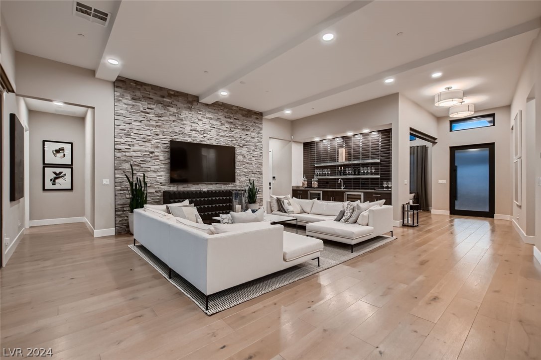 556 Vista Sunset Avenue