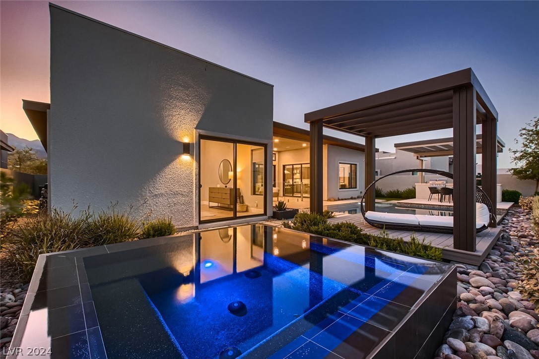 556 Vista Sunset Avenue